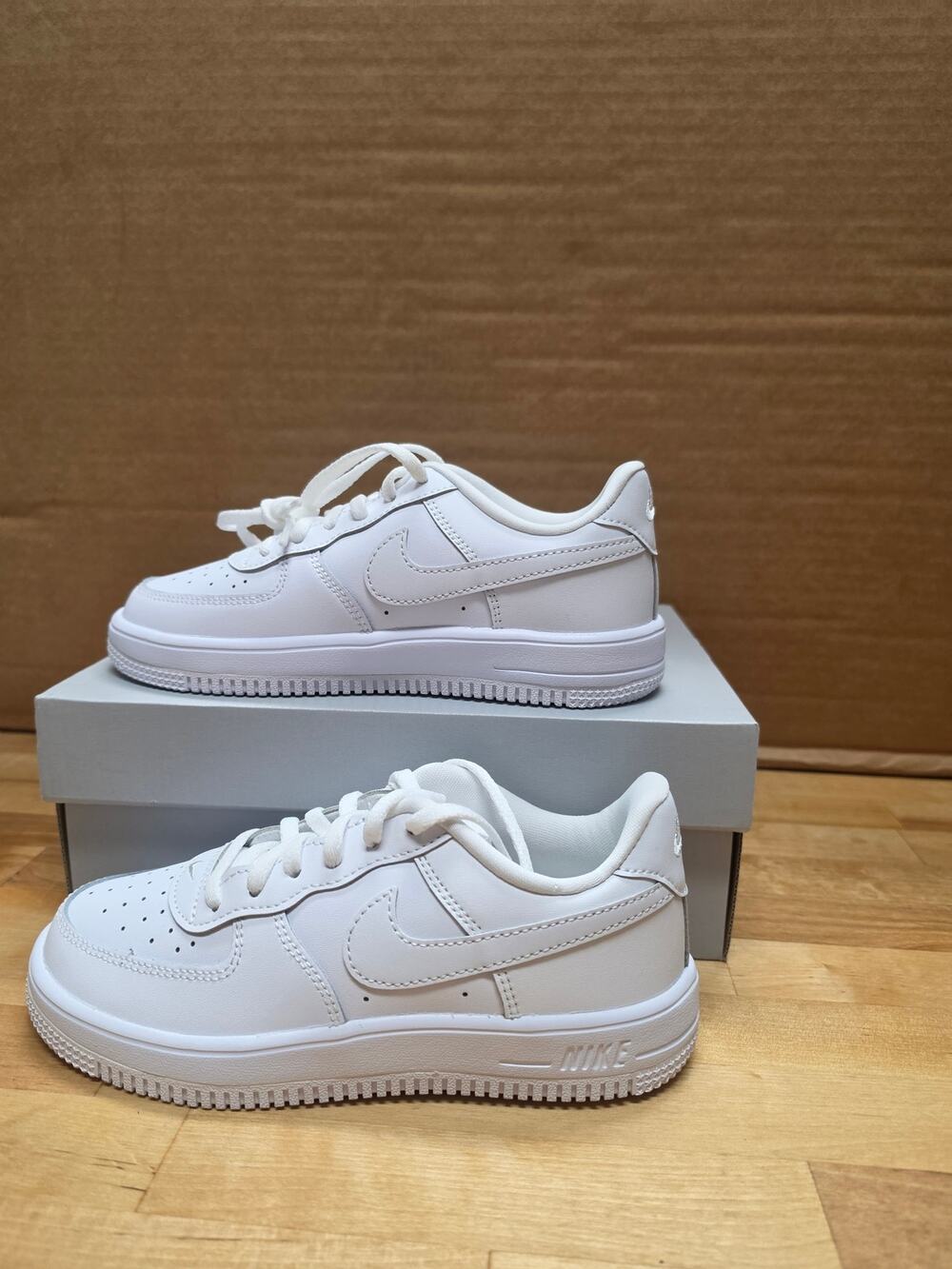 Nike Air Foce 1 Low Lace (PS) Size 2Y